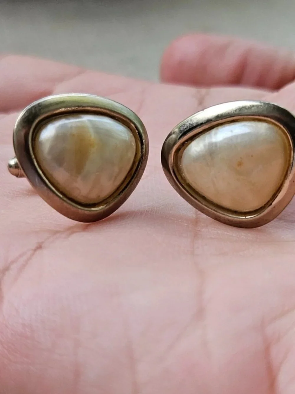 Vintage Cufflinks Mother of Pearl Stone Gold Tone Cuff links shirt Cuff links